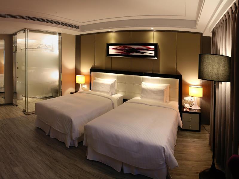 Royal Fine Hotel Kaohsiung Esterno foto