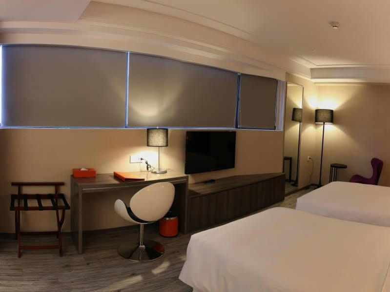 Royal Fine Hotel Kaohsiung Esterno foto