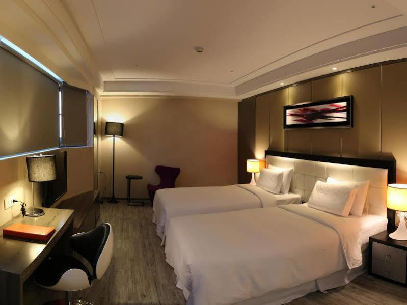 Royal Fine Hotel Kaohsiung Esterno foto